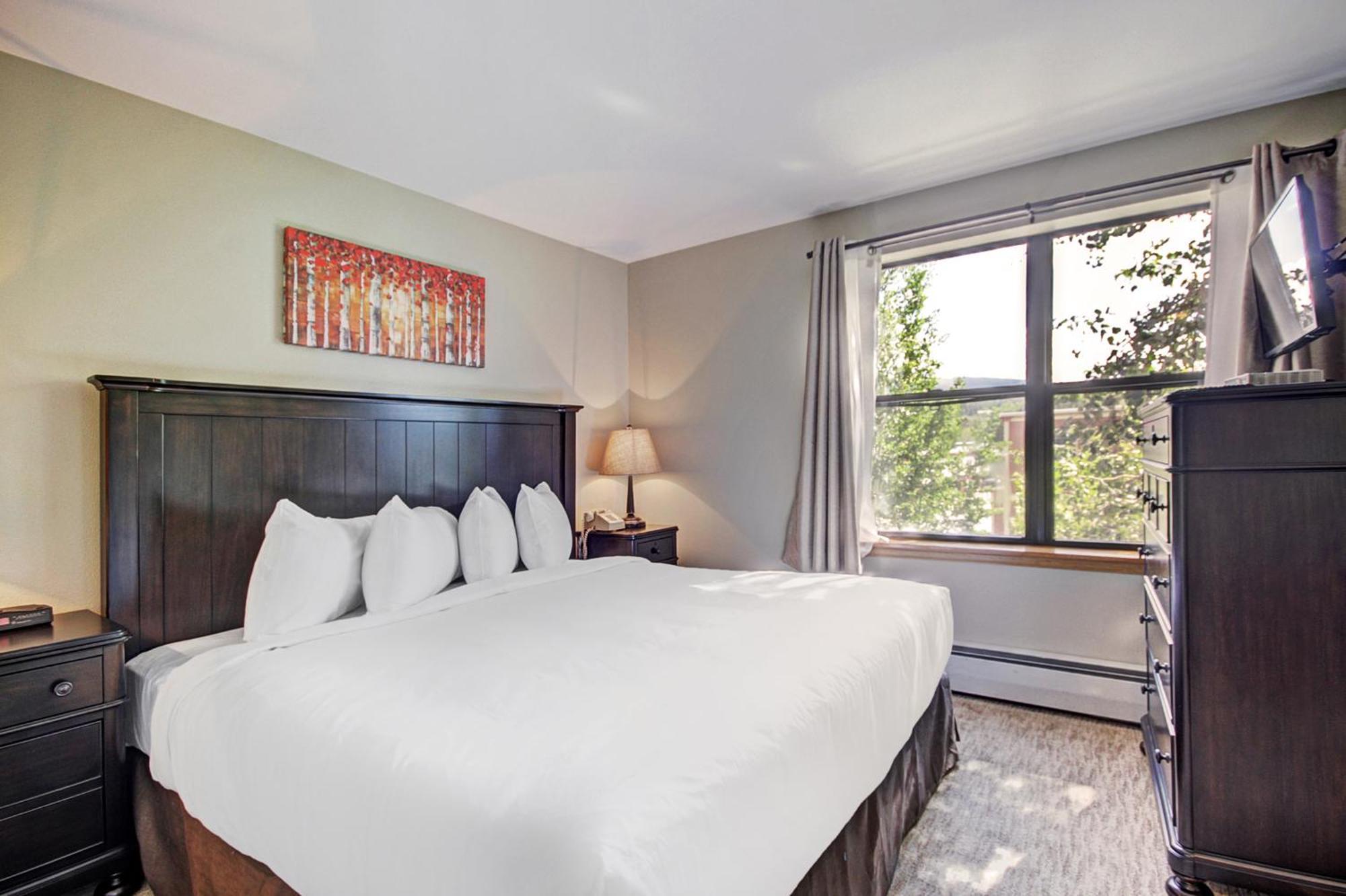 River Mountain Lodge By Breckenridge Hospitality Room photo